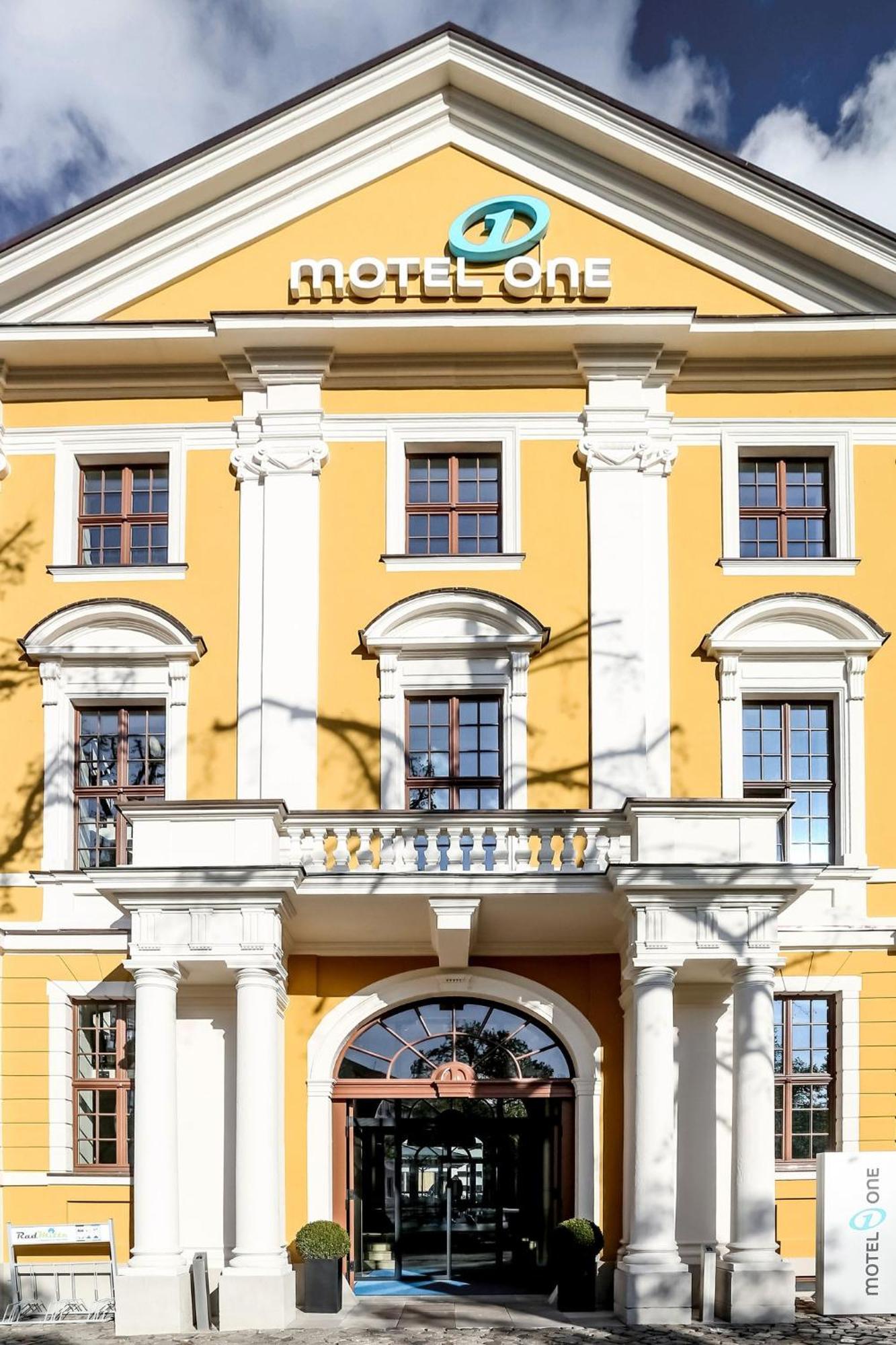 Motel One Магдебург Экстерьер фото